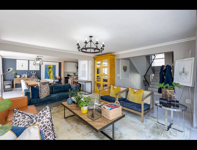 4 BEDROOM HOUSE SOLD IN BANTRY BAY